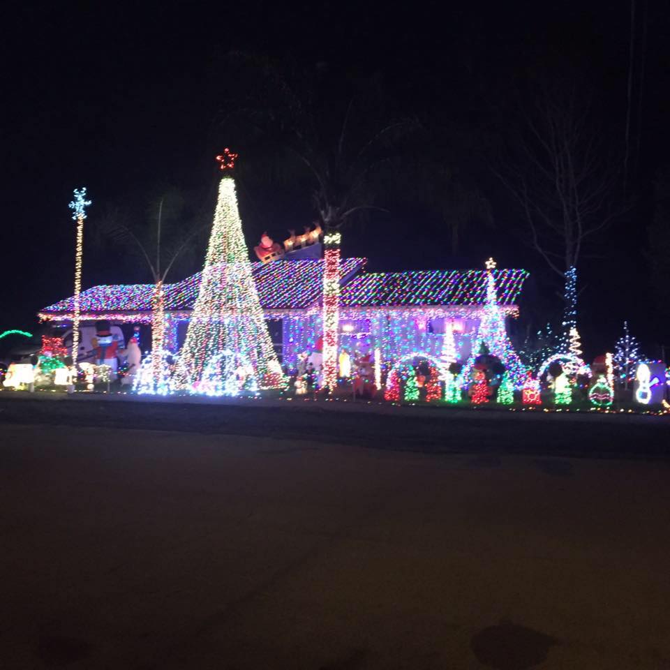 Httpschristmas Lights New.s3.Amazonaws.comuploadsdisplay Picture113480302 5 1134 1512280703164258103