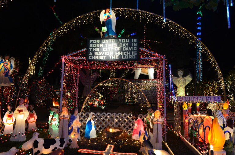 Httpschristmas Lights New.s3.Amazonaws.comuploadsdisplay Picture133674082 5 1336 14122006027721911