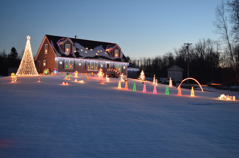 Httpschristmas Lights New.s3.Amazonaws.comuploadsdisplay Picture202074972 5 2020 1412240227455447364