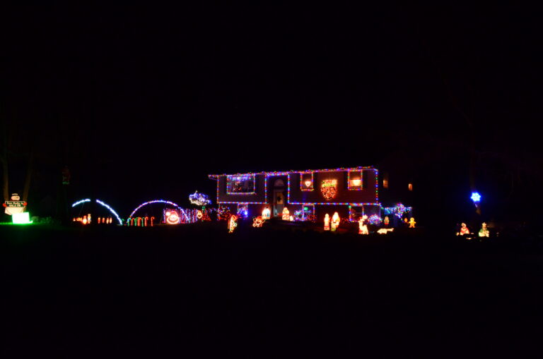Httpschristmas Lights New.s3.Amazonaws.comuploadsdisplay Picture51560722 5 515 1312021211164539358